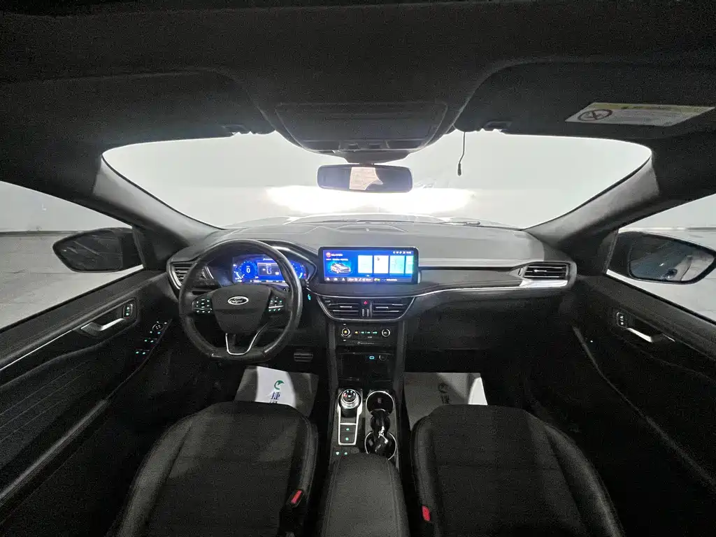 Ford Escape 2020 — фото 28