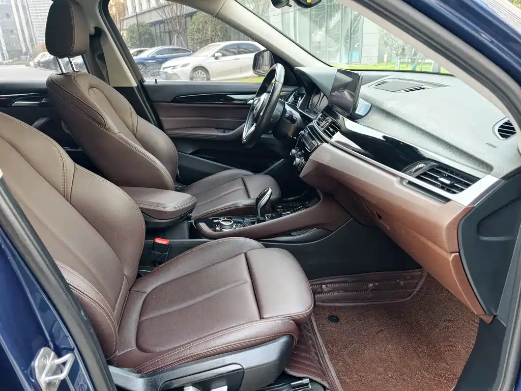 BMW X1 2021 — фото 12