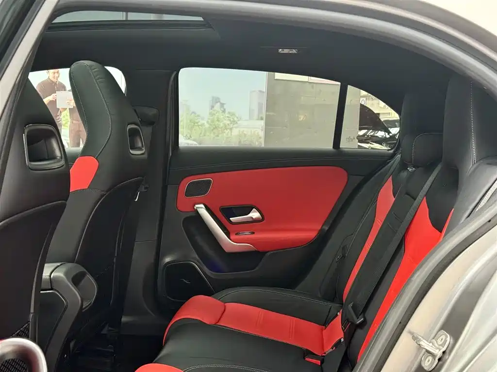 Mercedes-Benz A-Class AMG 2025 — фото 10