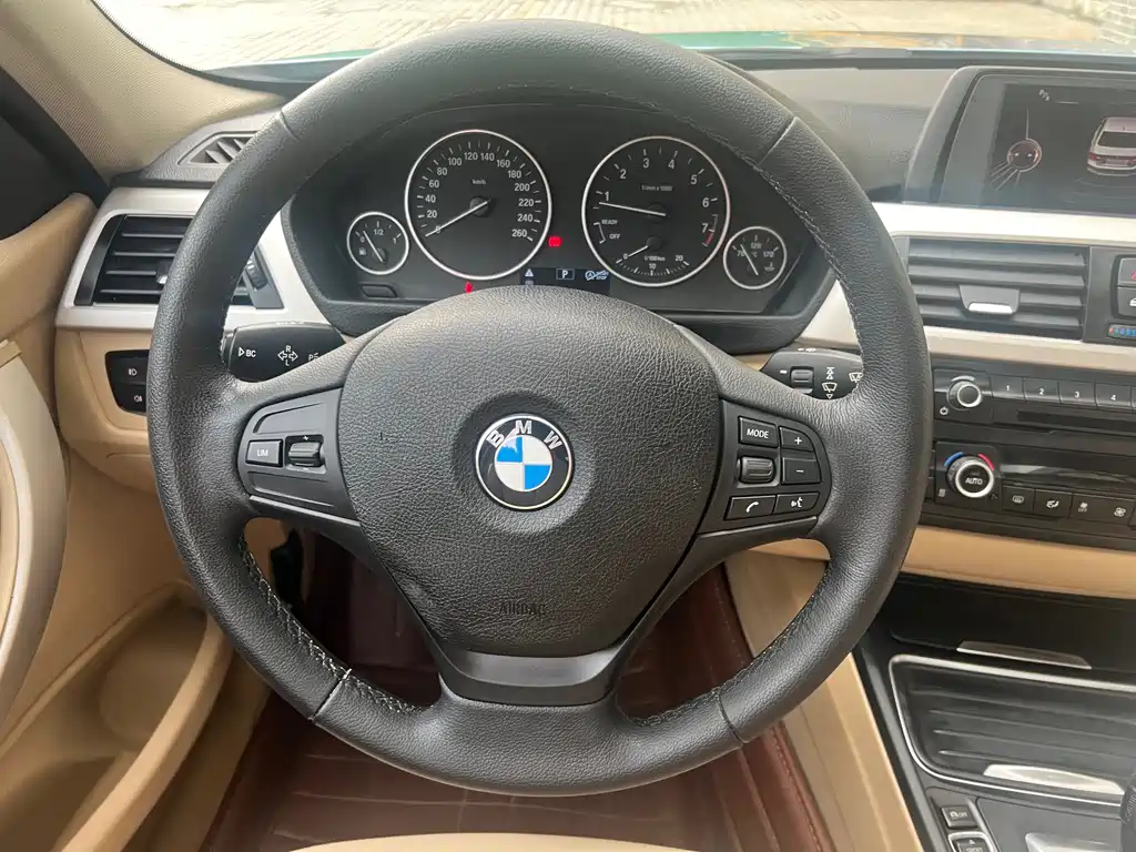 BMW 3 Series 2015 — фото 20