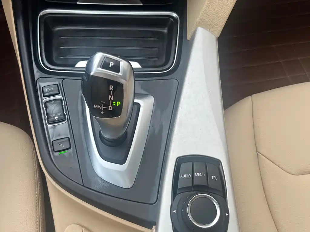 BMW 3 Series 2015 — фото 19