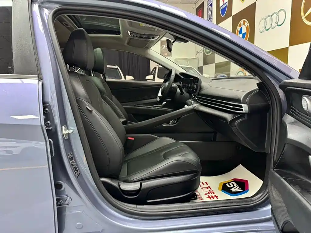 Hyundai Elantra 2023 — фото 10