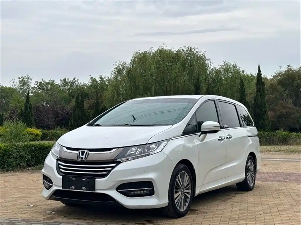 Honda Odyssey 2018 — фото 1