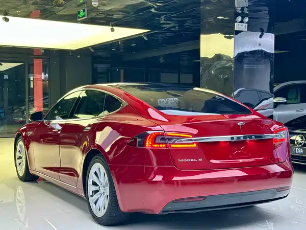 Tesla Model S 2016