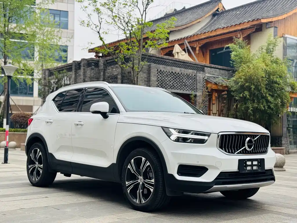 Volvo XC40 2021 — фото 3