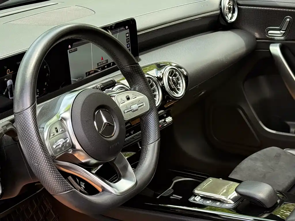 Mercedes-Benz A-Class 2021 — фото 14