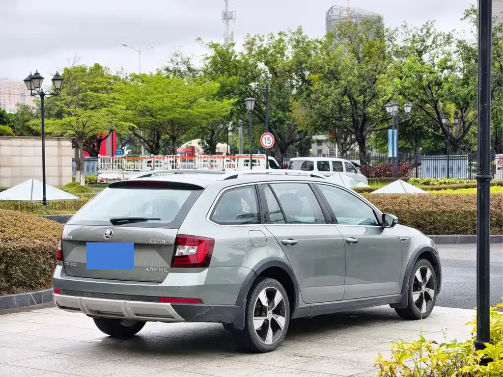Skoda Octavia 2017 — фото 7
