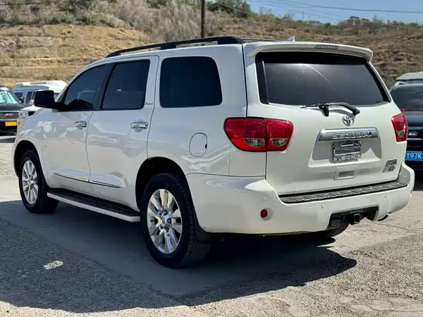 Toyota Sequoia 2012