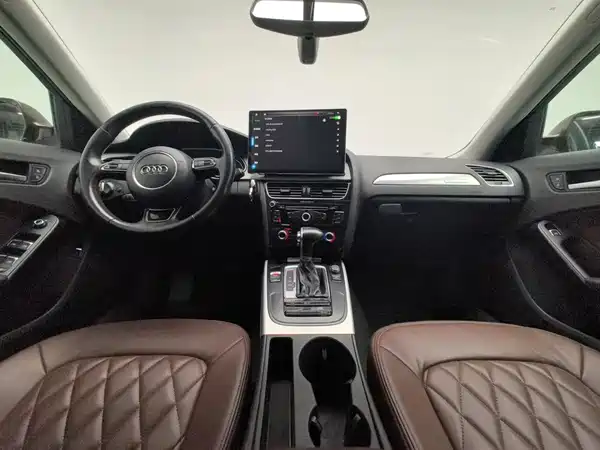 Audi A4L 2015