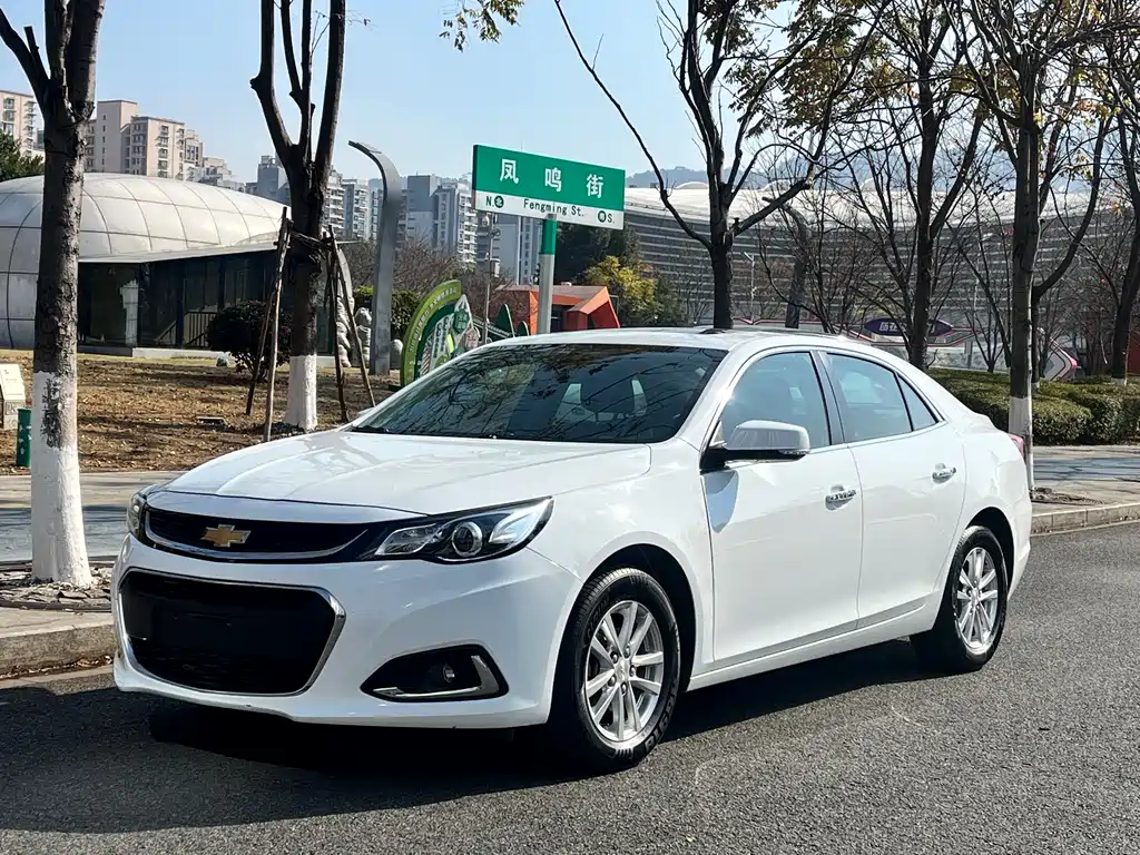 Chevrolet Malibu 2018 — фото 1