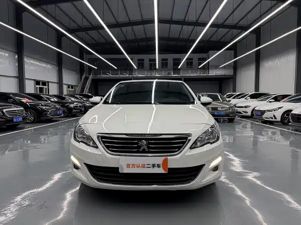Peugeot 408 2016