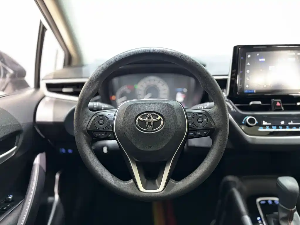 Toyota Corolla 2021 — фото 13