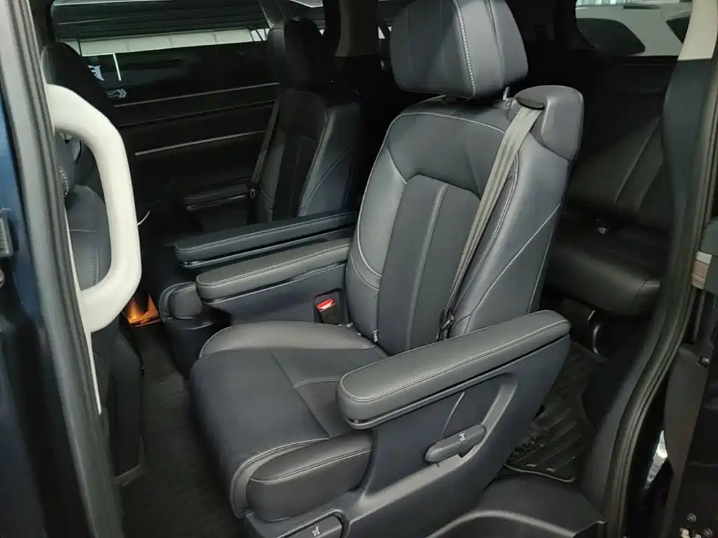GAC Trumpchi M8 2021 — фото 17