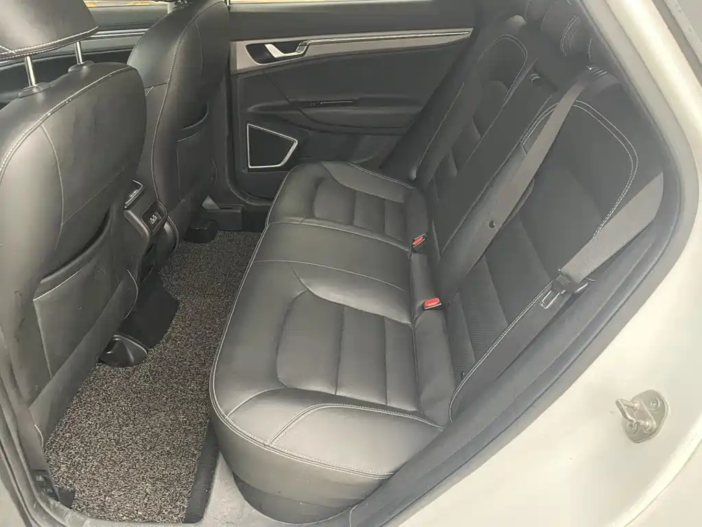 Geely Emgrand GS 2018 — фото 12