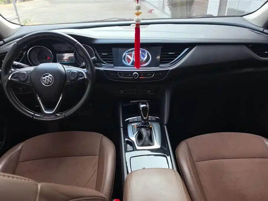 Buick Regal 2019 — фото 12