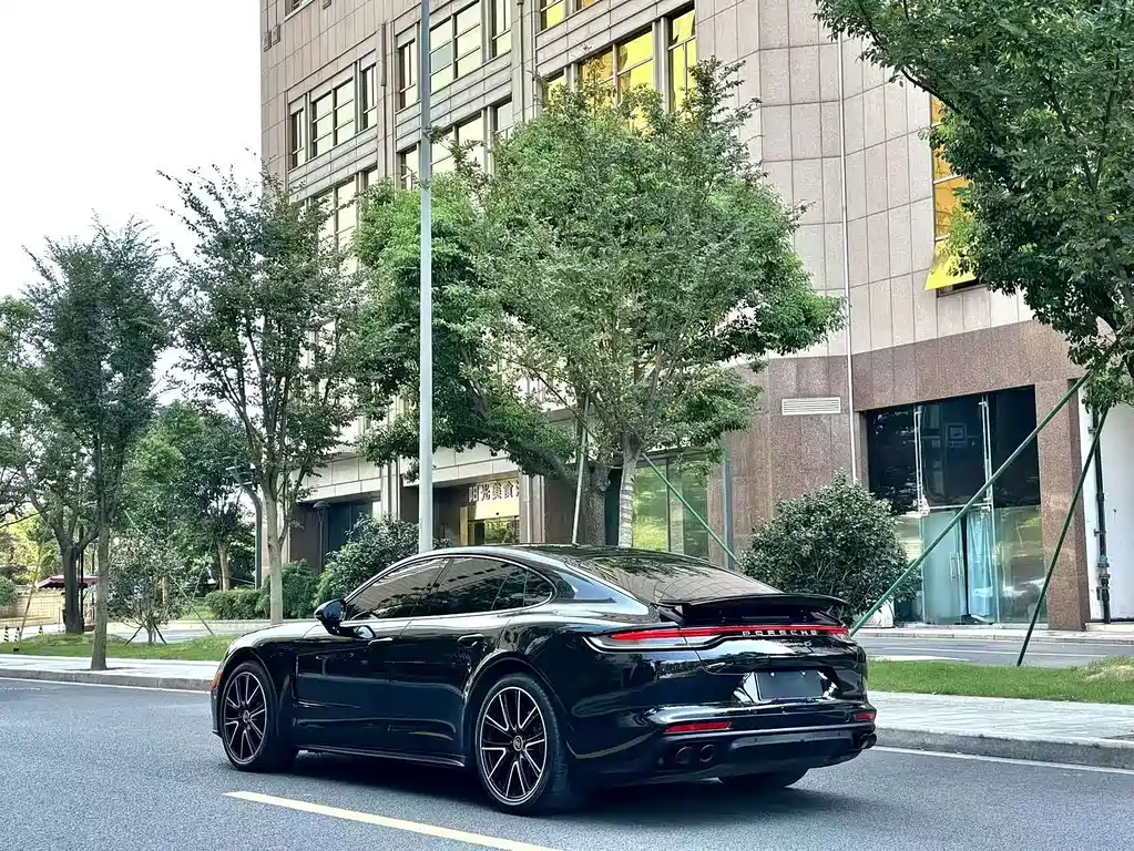 Porsche Panamera 2021 — фото 16