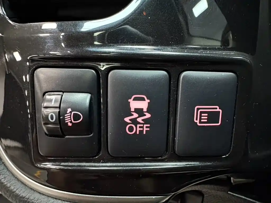 Mitsubishi Outlander 2022 — фото 16
