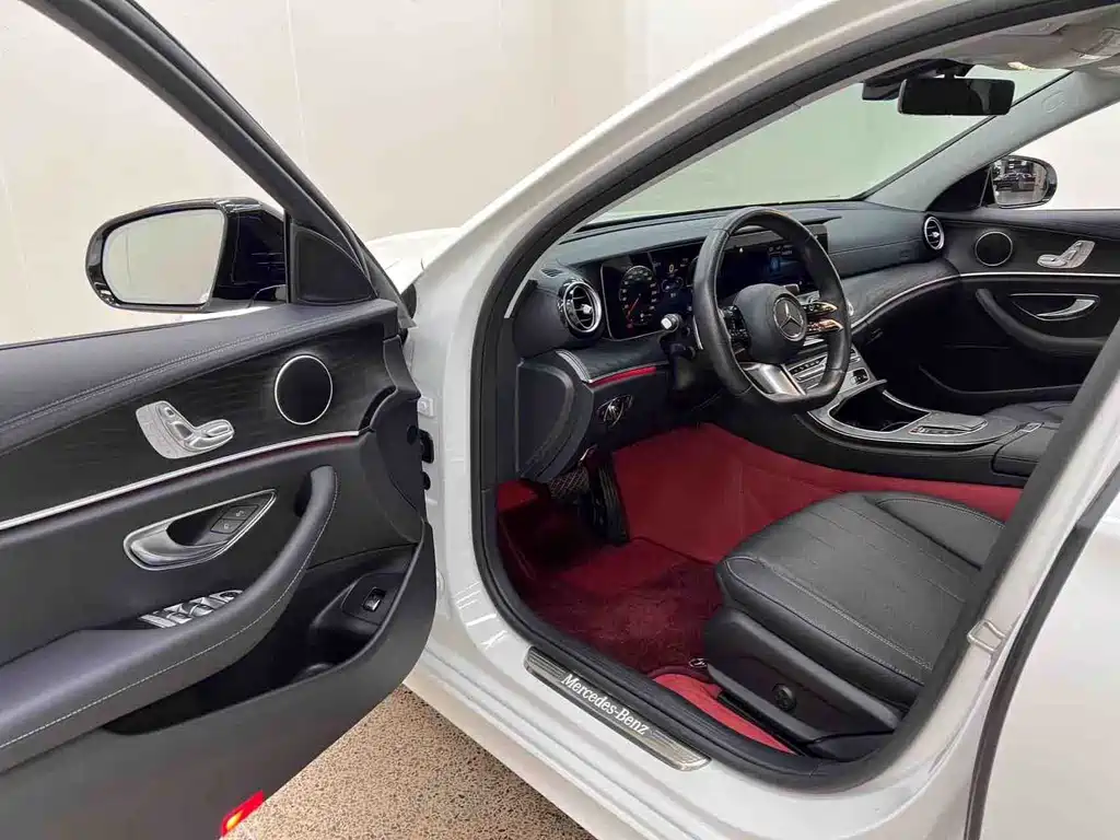 Mercedes-Benz E-Class 2024