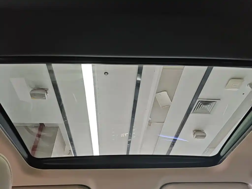 Toyota Camry 2021 — фото 18
