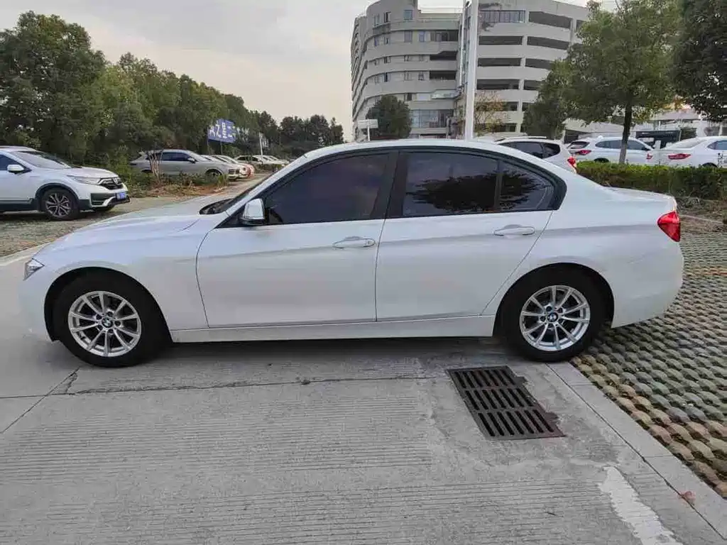 BMW 3 Series 2016 — фото 4