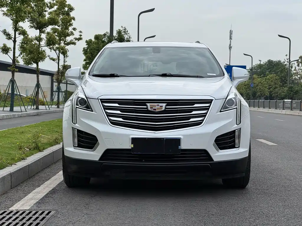 Cadillac XT5 2017 — фото 2