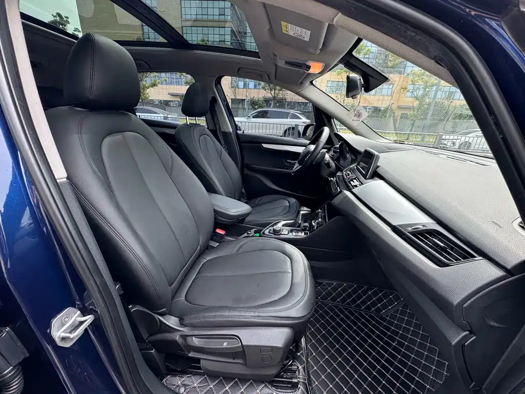 BMW 2 Series Active Tourer 2016 — фото 10