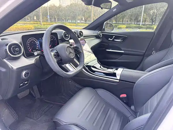 Mercedes-Benz C-Class 2024