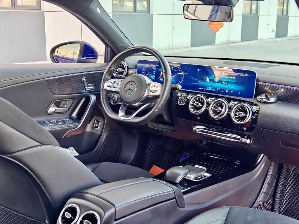 Mercedes-Benz A-Class 2020 — фото 12