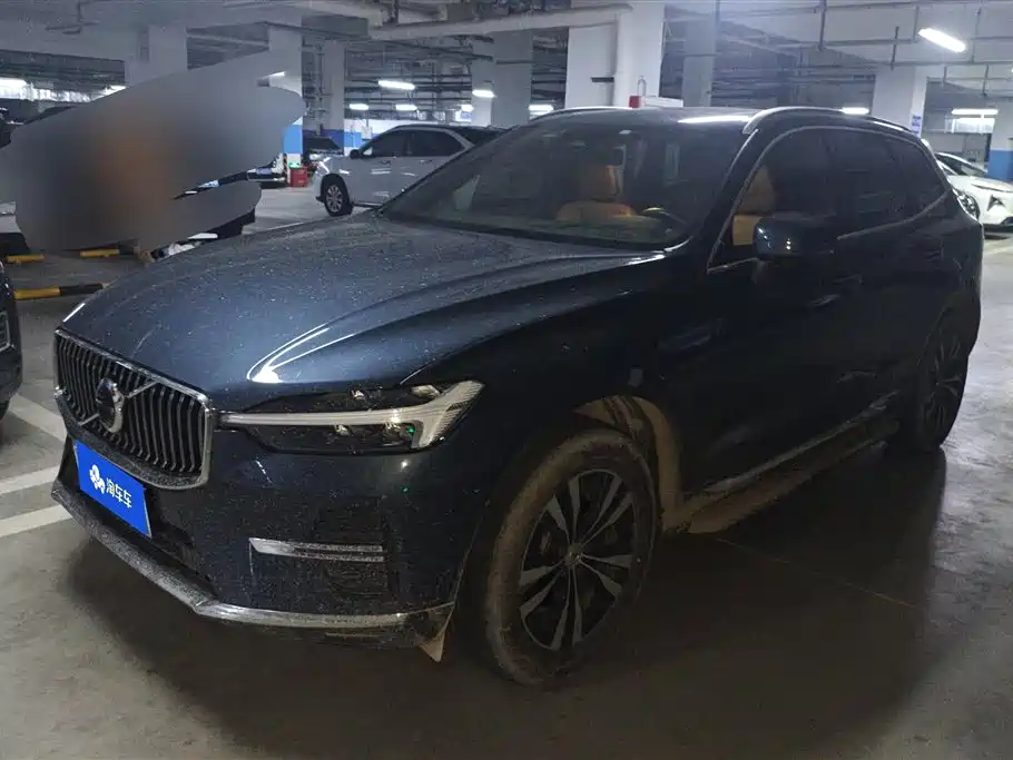 Volvo XC60 2022 — фото 1