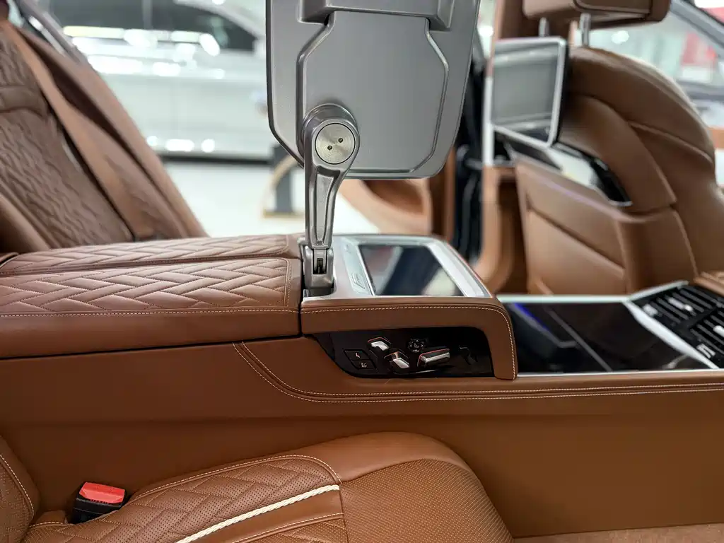 BMW 7 Series 2022 — фото 14