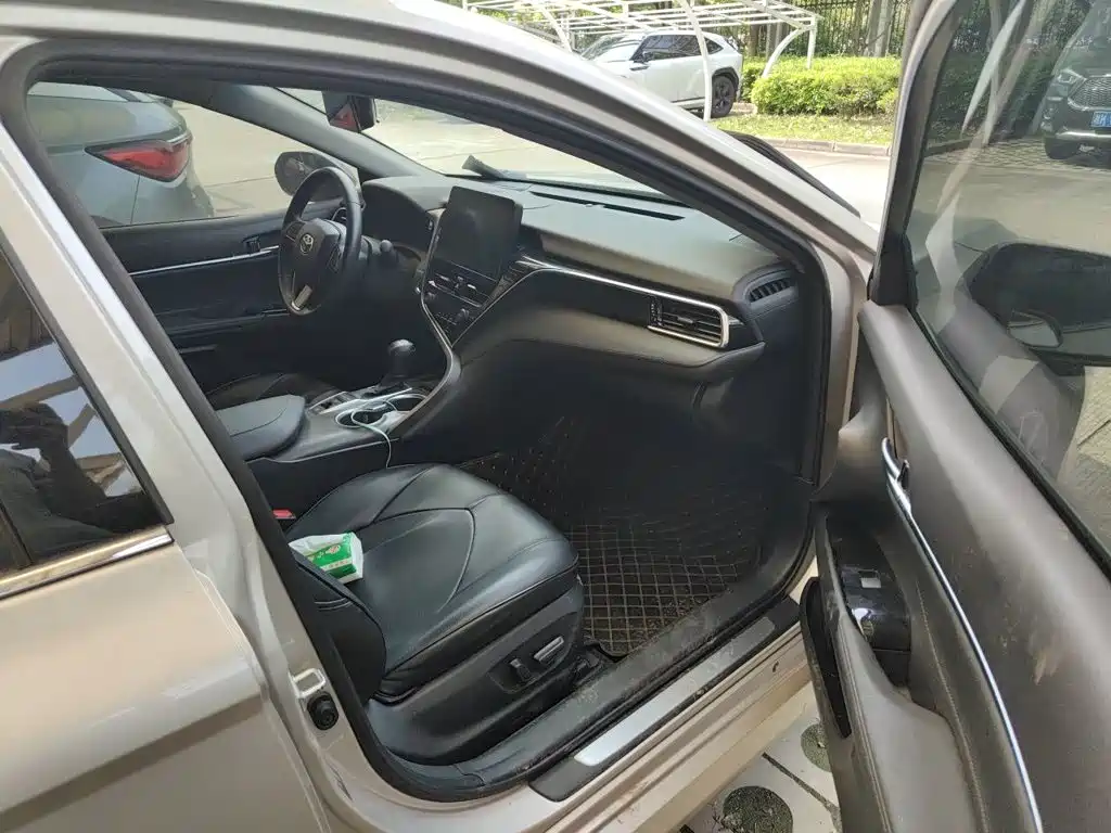Toyota Camry 2021 — фото 20