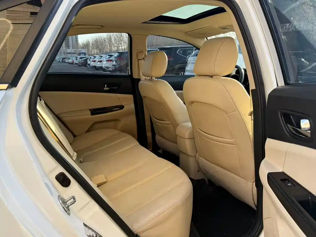 Changan Eado 2016 — фото 17