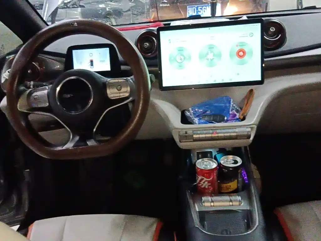 BYD Dolphin 2022 — фото 10