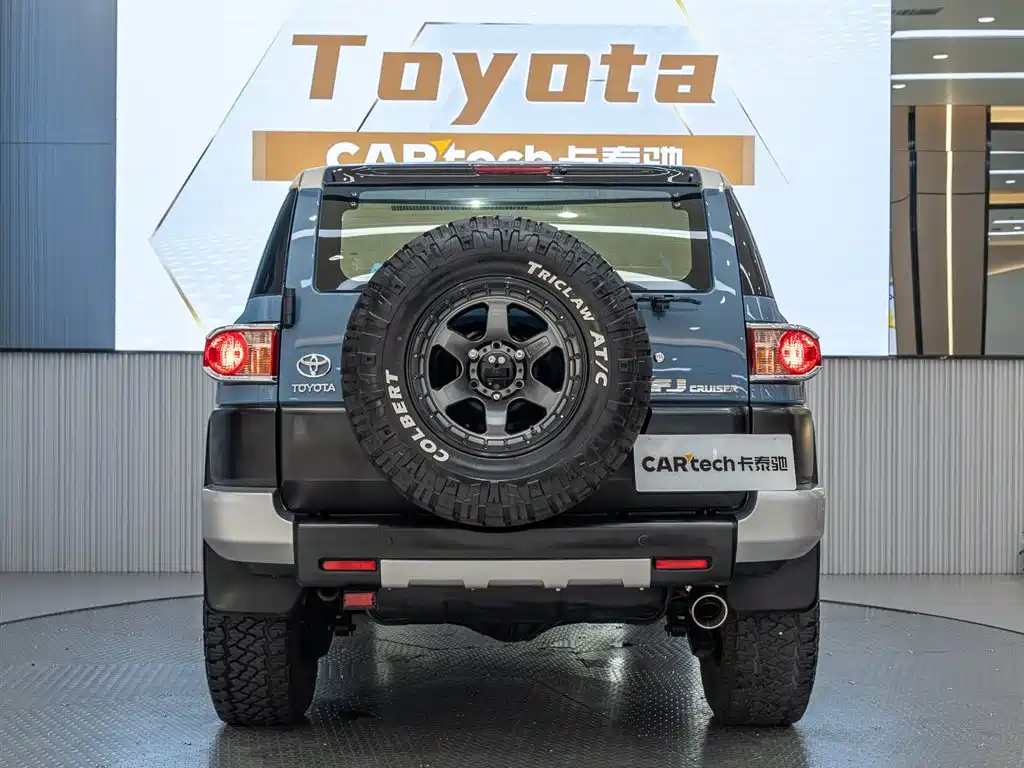 Toyota FJ Cruiser 2020 — фото 5