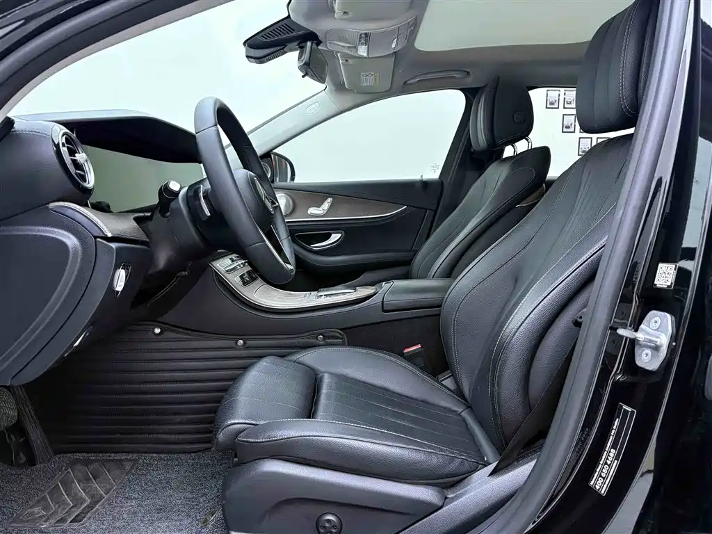 Mercedes-Benz E-Class 2021 — фото 17