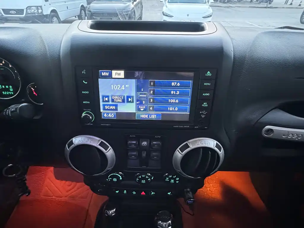 Jeep Wrangler 2014 — фото 14