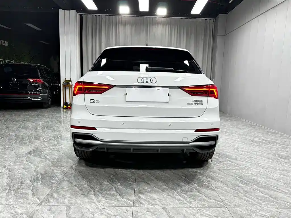 Audi Q3 2022 — фото 5