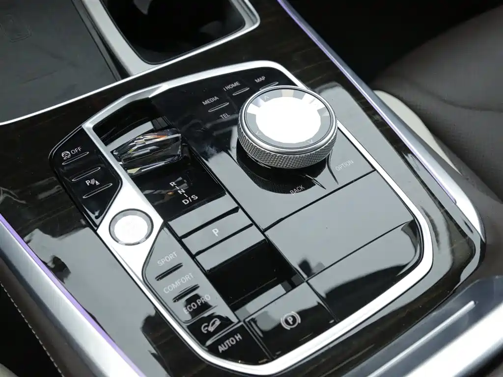 BMW X5 2024 — фото 11