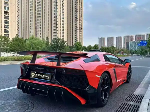 Lamborghini Aventador 2011
