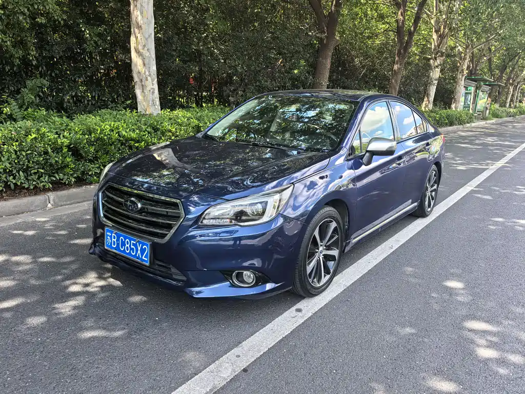 Subaru Legacy 2017 — фото 1