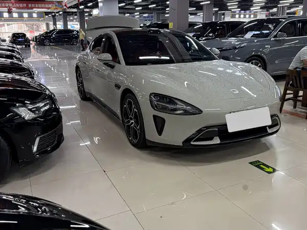 Xiaomi SU7 2025