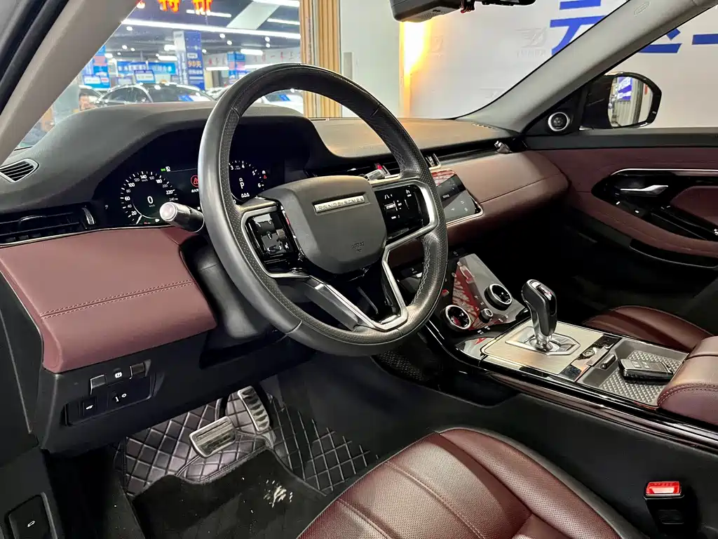 Land Rover Evoque 2023 — фото 9