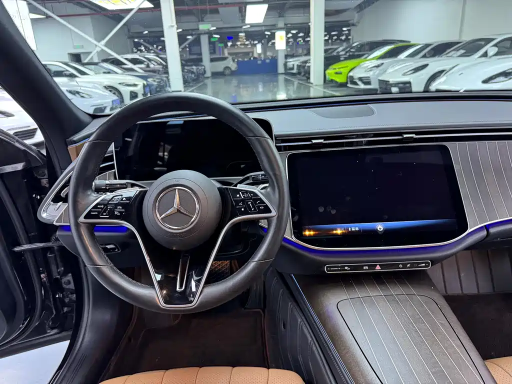 Mercedes-Benz E-Class 2024 — фото 9