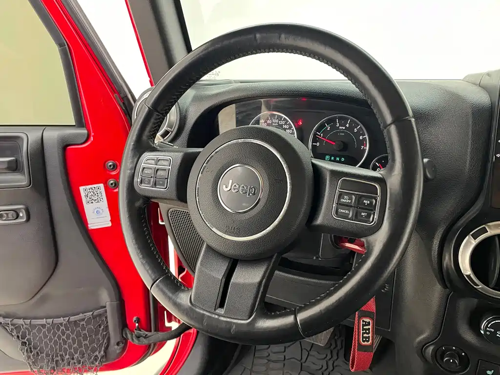 Jeep Wrangler 2017 — фото 12