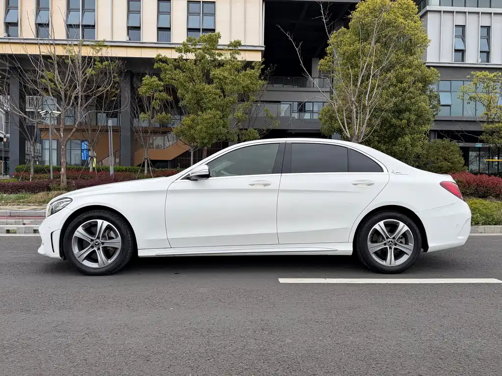 Mercedes-Benz C-Class 2019 — фото 12