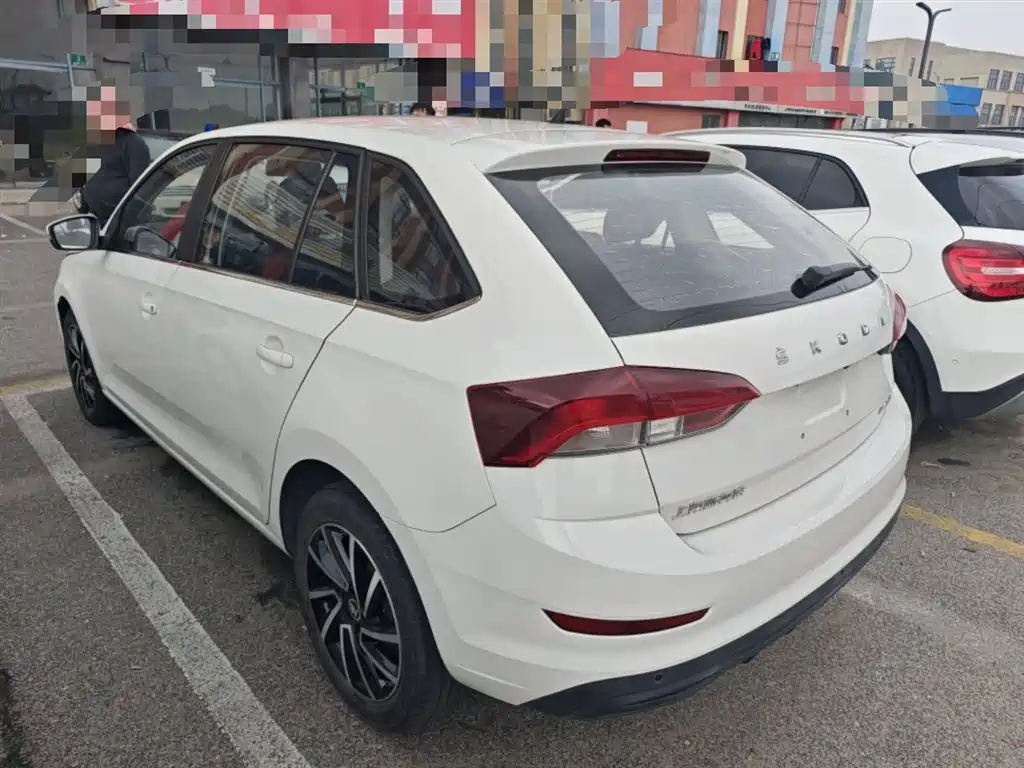 Skoda Rapid Spaceback 2020 — фото 23