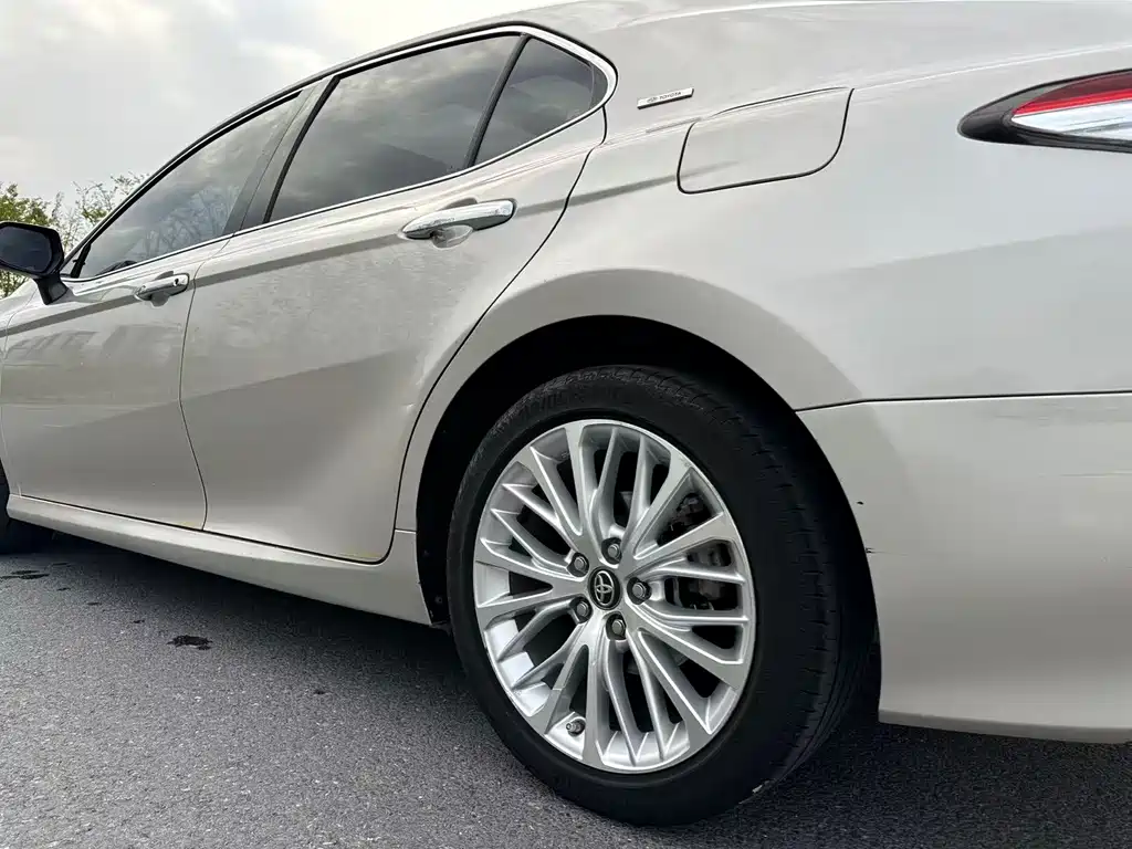 Toyota Camry 2020 — фото 13