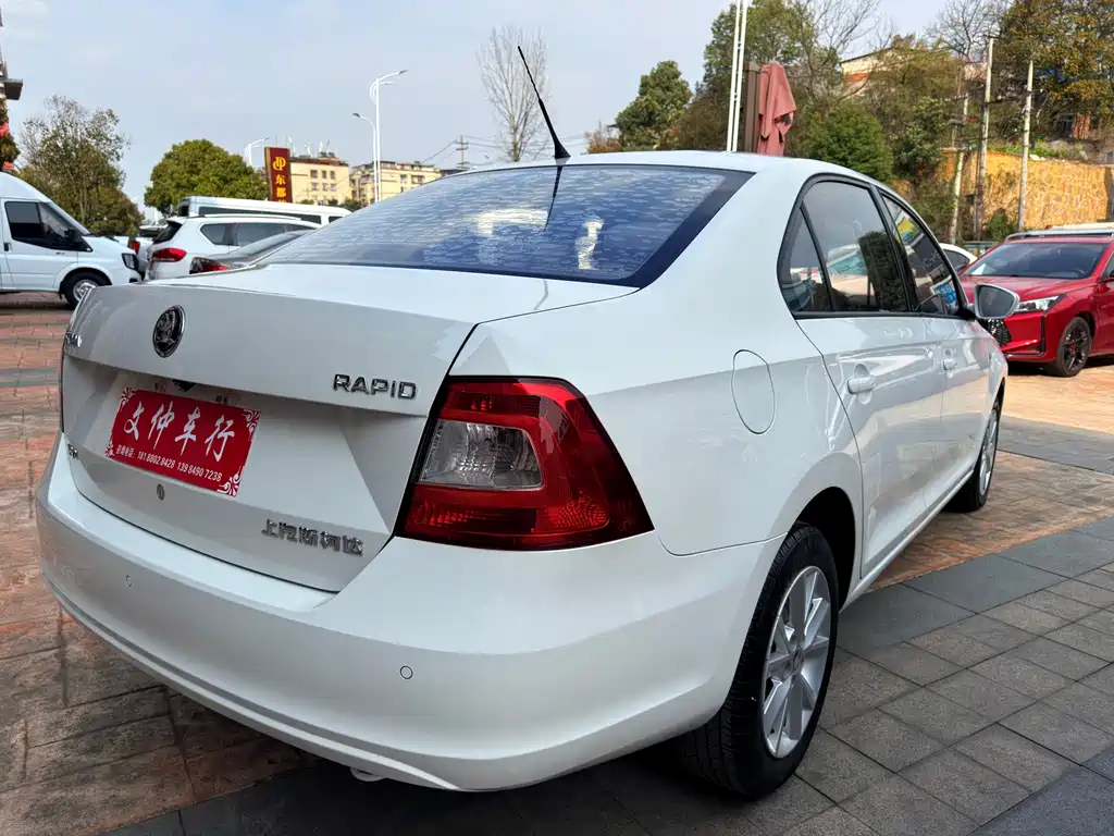 Skoda Rapid 2017 — фото 4