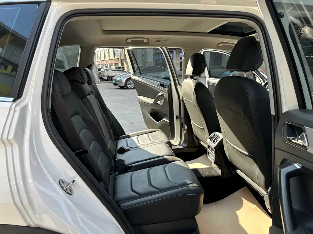 Volkswagen Tiguan L 2019 — фото 13