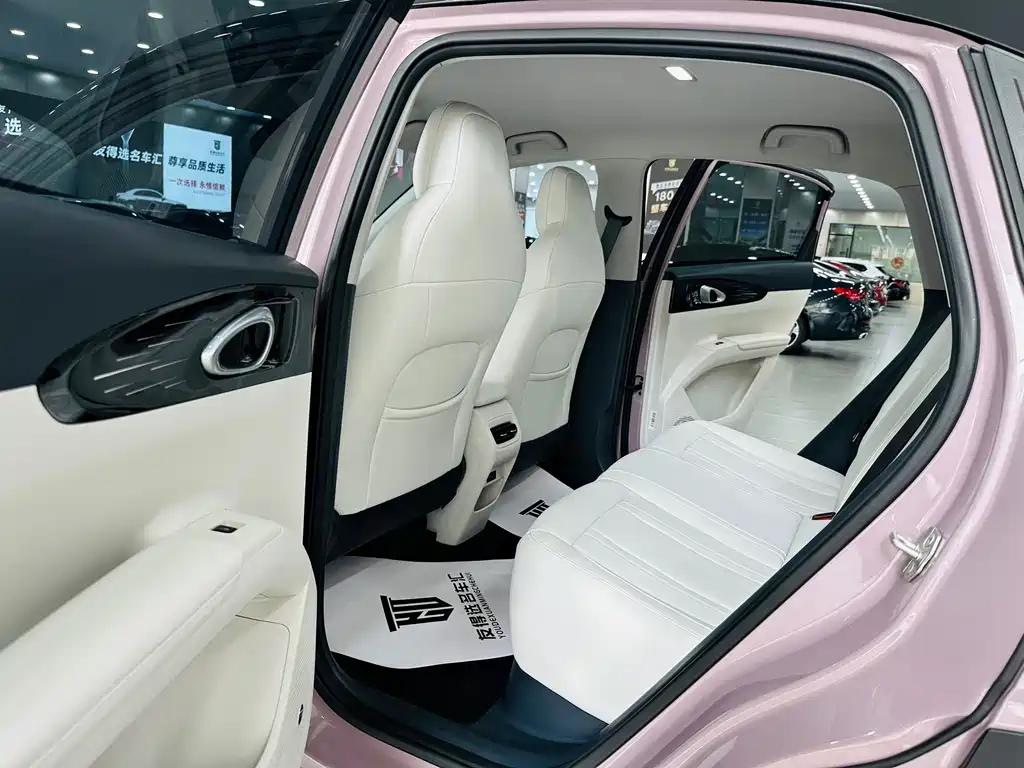 Geely Galaxy Starwish 2026 — фото 5